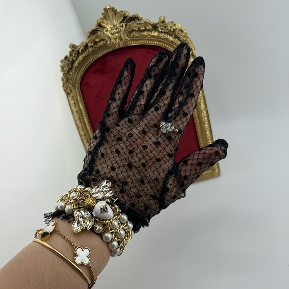 Vintage Luxury Honeybee Gold White Pearl Linked Bracelet - Picture 10 of 14